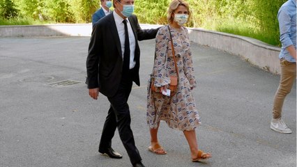 VOICI-PHOTOS Laura Tenoudji célèbre la victoire de Christian Estrosi aux municipales 2020 avec leur fille Bianca