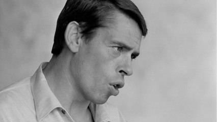 VOICI : Jacques Brel : sa fille France Brel dresse le portrait d'un homme ombrageux