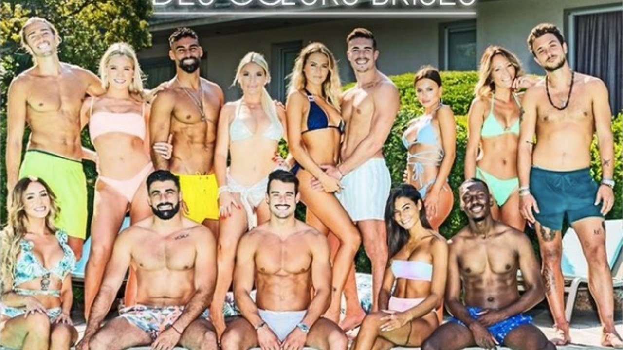 VOICI - Eva Ducci (La Villa des coeurs brisés 6) filmée aux toilettes par Vivian, les internautes consternés