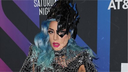 VOICI - Lady Gaga lance un appel à Emmanuel Macron pour qu'il fasse plus contre la crise du coronavirus