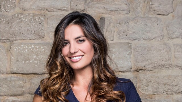 VOICI : Laetitia Milot : cette visite surprise sur son dernier tournage qui lui donne le sourire