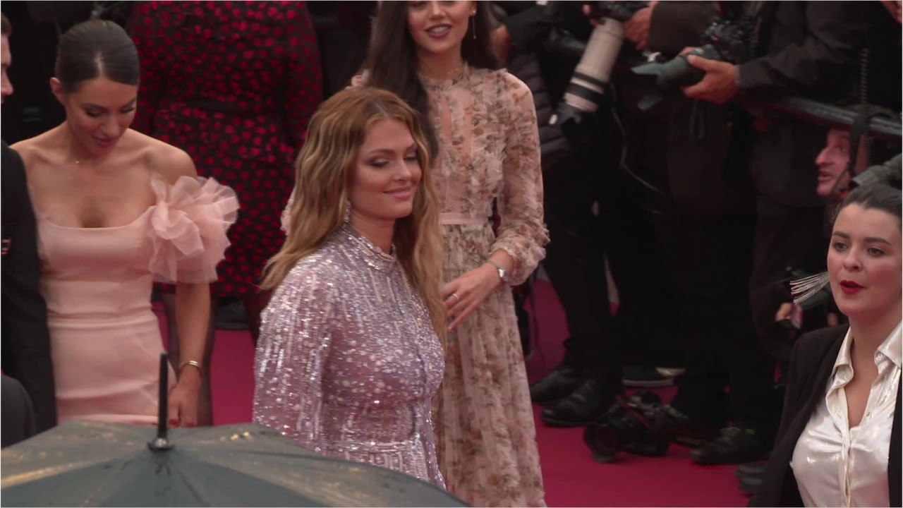 VOICI - PHOTO Caroline Receveur : part en voyage de deux mois avec son fils Marlon