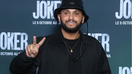 VOICI - Malik Bentalha répond à ses détracteurs lors de son spectacle en direct sur TF1
