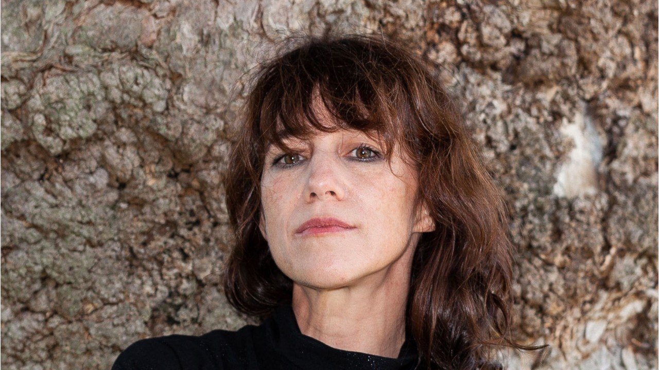 VOICI - Charlotte Gainsbourg : ses confidences sur les violentes disputes entre Jane Birkin et Serge Gainsbourg