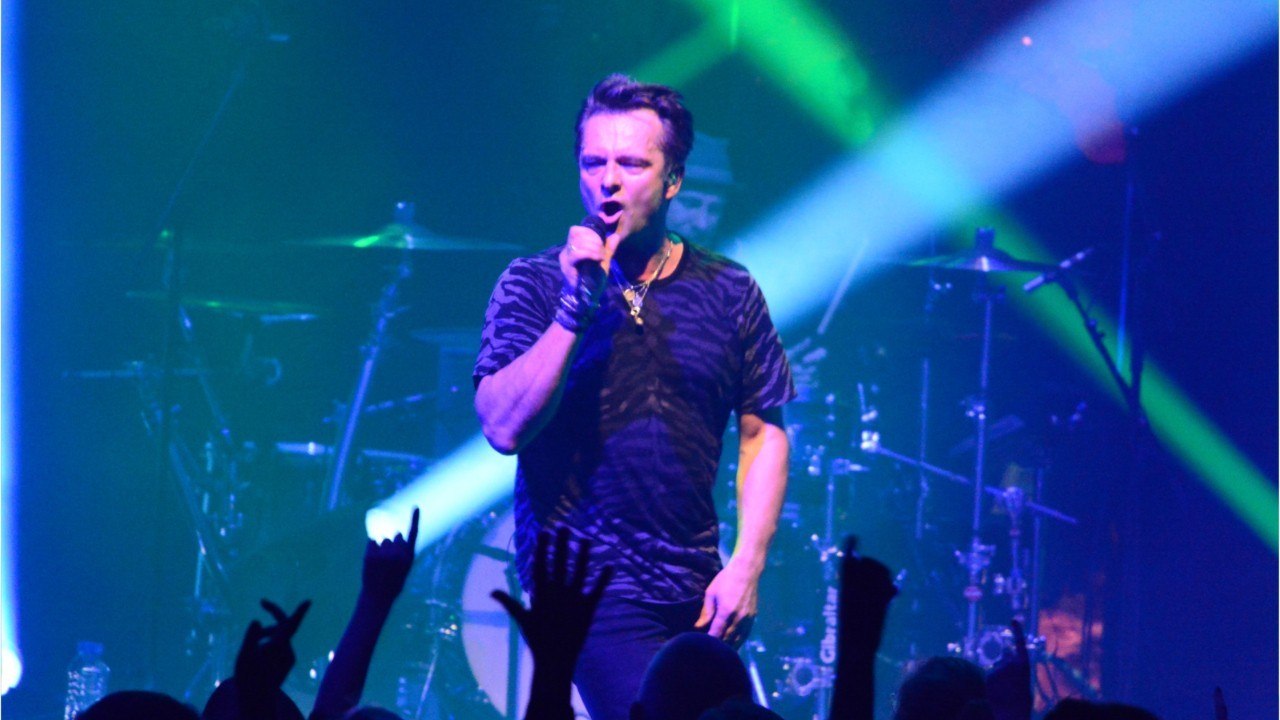Voici - David Hallyday : ce nouvel hommage qu'il espère pouvoir rendre à son père, Johnny