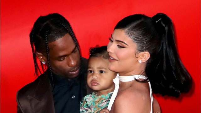 VOICI // Kylie Jenner Ravit Les Internautes En Publiant Une Vidéo De Sa Fille Stormi En Train De Chanter (1)