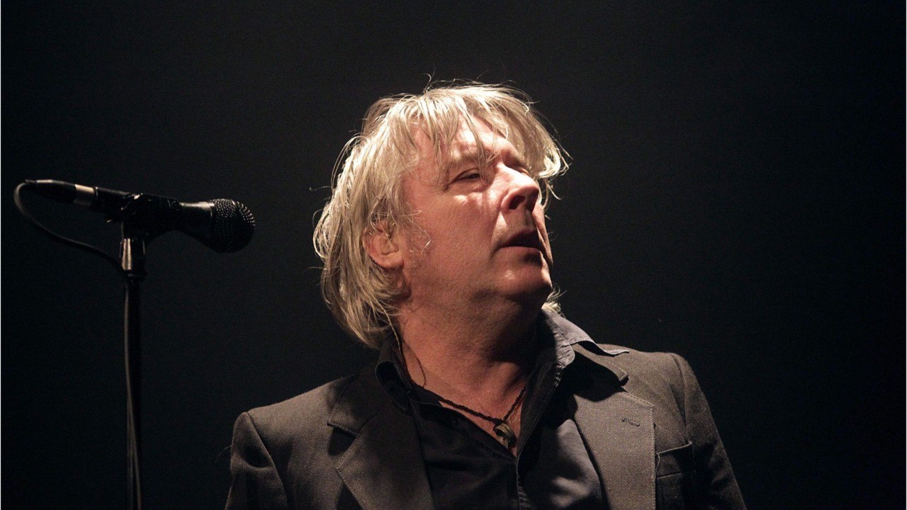 Voici - Arno Touché Par Un Cancer Du Pancréas : Le Chanteur Belge Reporte 13 Concerts De Sa Tournée (1)