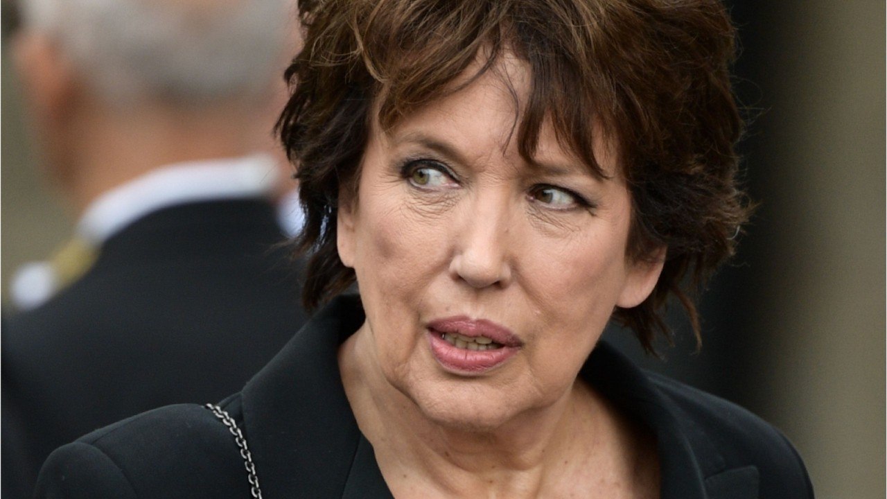VOICI - Roselyne Bachelot revient avec humour sur ce procès qui lui a « coûté cher "