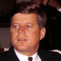 VOICI SOCIAL - John Fitzgerald Kennedy : son étrange demande aux prostituées qu’il fréquentait