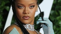 VOICI - Rihanna pose sans maquillage pour son premier selfie de l’année