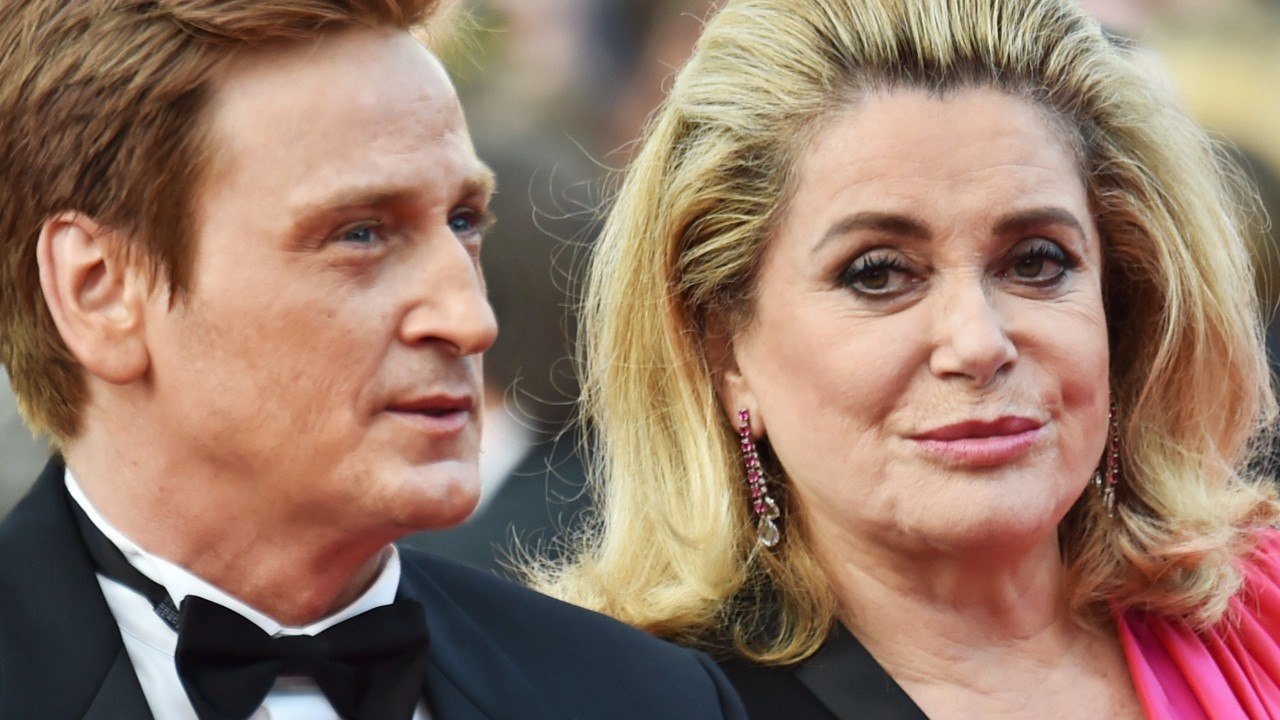 VOICI - Catherine Deneuve : Benoît Magimel donne de ses nouvelles après son AVC