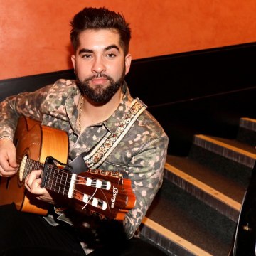 VOICI SOCIAL : Kendji Girac en couple avec Ilona Smet ? Ces images qui sèment le doute (1)