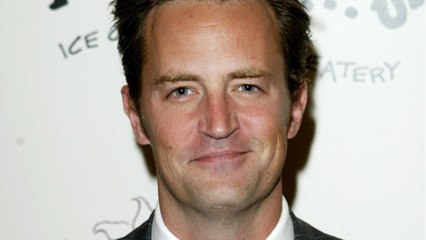 VOICI-Matthew Perry (Friends) : un proche donne des nouvelles inquiétantes sur son état de santé