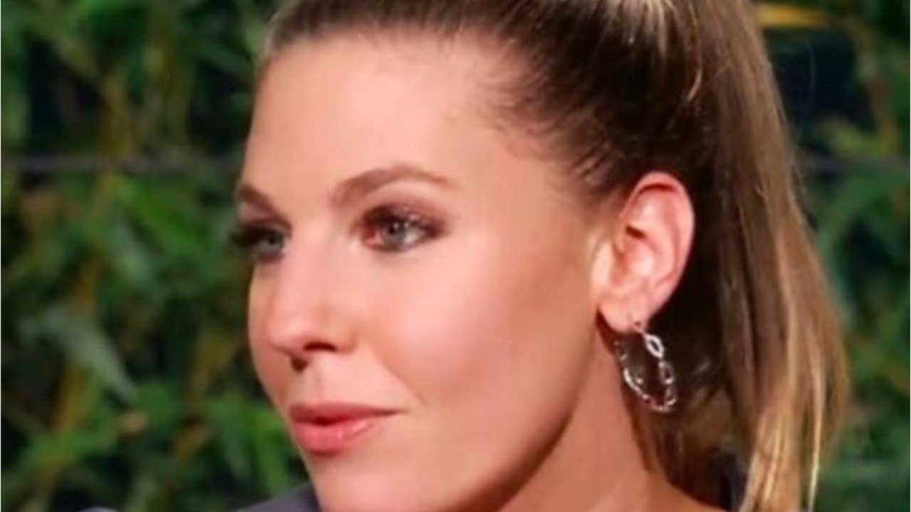 VOICI Alix (Koh-Lanta) : ses fesses choquent les internautes, elle réplique !