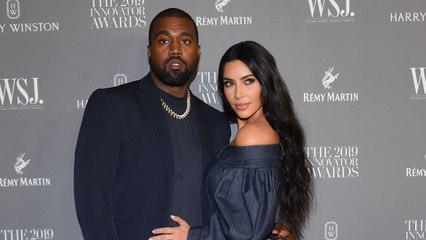 VOICI - Kim Kardashian réunit ses quatre enfants pour un adorable cliché de Noël