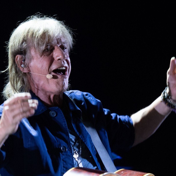 Voici- social Jean-Louis Aubert Hospitalisé : Son Message Rassurant À Ses Fans