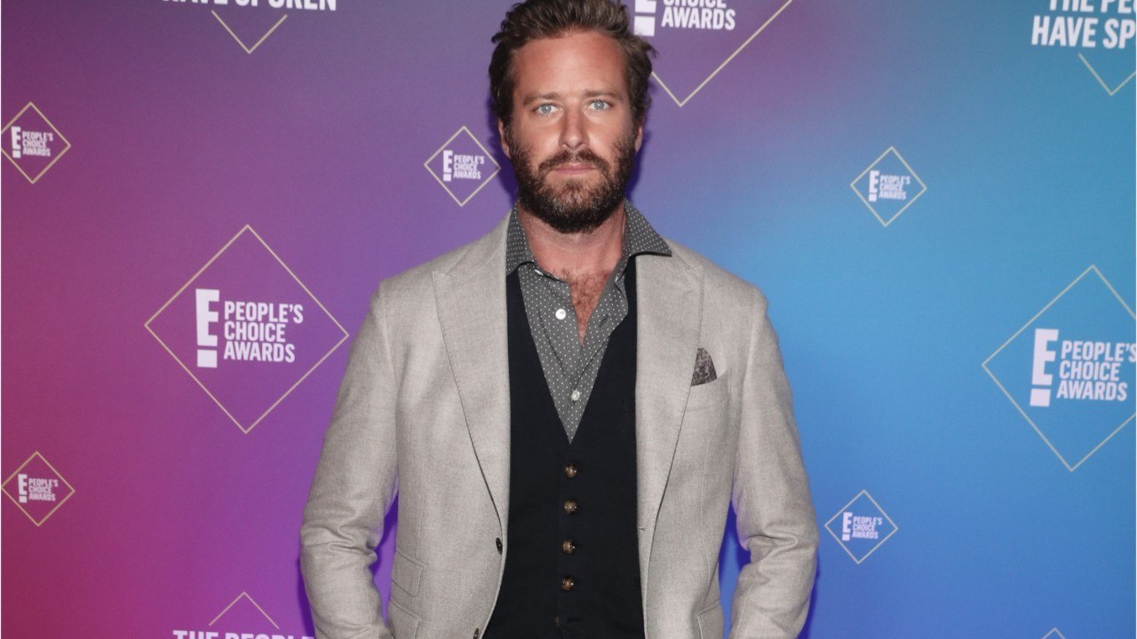 VOICI : Armie Hammer cannibale ? Des messages privés sèment le doute
