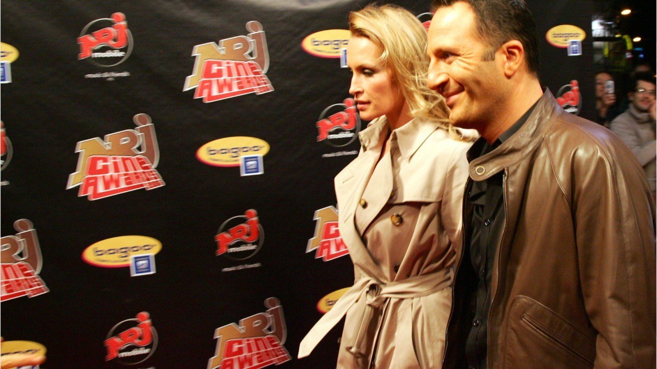 VOICI-Estelle Lefébure toujours aussi proche d'Arthur : cette vidéo de son ex qui la fait hurler de rire