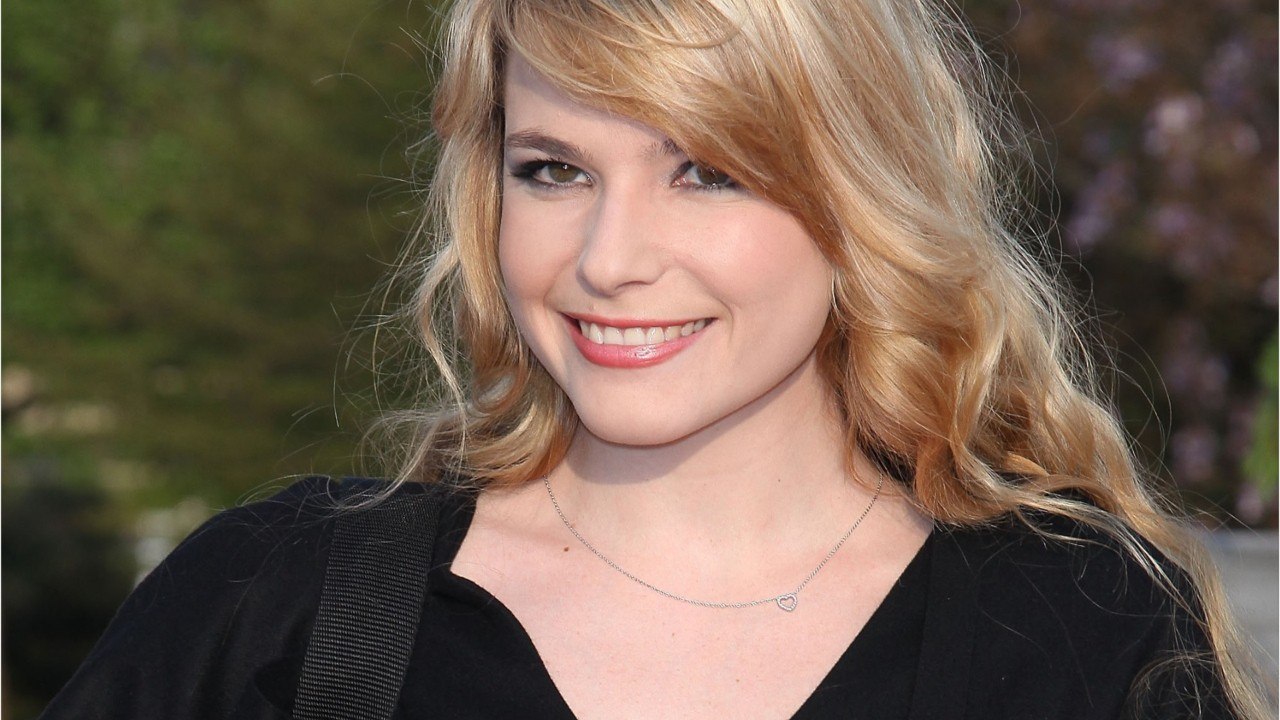 VOICI - Cécilia Cara (Roméo et Juliette) : ses confidences sur sa relation avec Damien Sargue