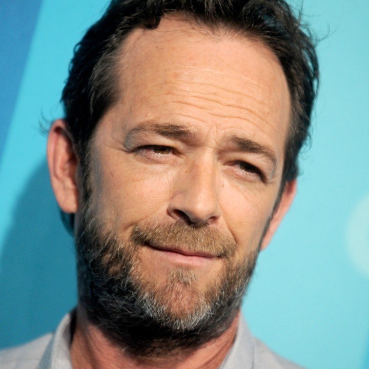 VOICI // SOCIAL // Mort De Luke Perry (Beverly Hills, Riverdale) À 52 Ans