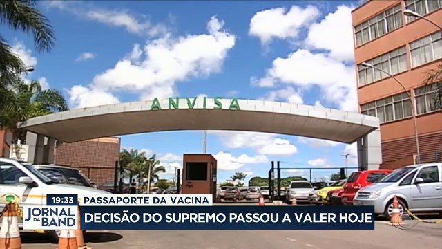 A decisão do Supremo de pedir passaporte da vacina de viajantes que chegam ao Brasil causou dúvidas nos aeroportos.