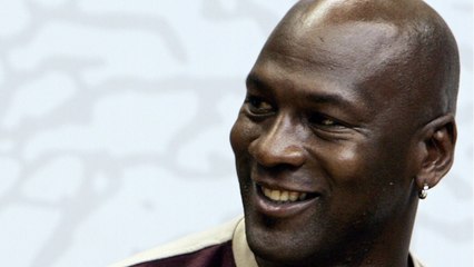 VOICI - Mort de George Floyd : Michael Jordan dénonce avec force le « racisme ancré " qui sévit aux États-Unis