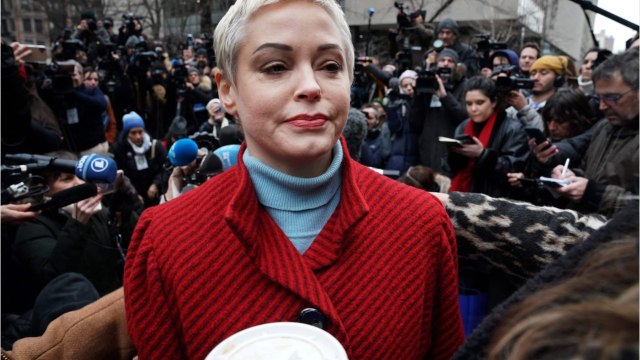 VOICI-Rose McGowan : l’actrice accuse le réalisateur Alexander Payne d’inconduite sexuelle