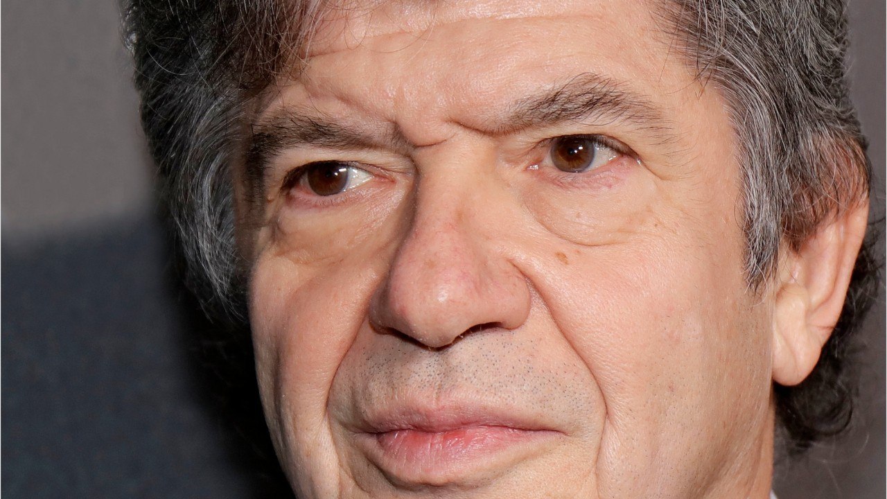 VOICI - Alexandre Astier annonce le report du film Kaamelott en raison de l'épidémie de coronavirus