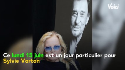 VOICI : Sylvie Vartan : elle rend hommage à Johnny pour son anniversaire, en publiant une photo de sa jeunesse