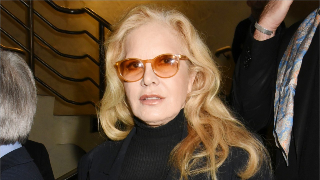 VOICI - Sylvie Vartan dit ce qu’elle pense de Jean-Baptiste Guégan, le sosie vocal de Johnny Hallyday