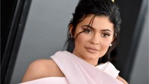 VOICI - Kylie Jenner pose nue, ses fans s’inquiètent pour elle