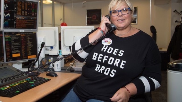 VOICI Laurence Boccolini : accusée de détruire sa santé, l'animatrice se fâche contre une internaute