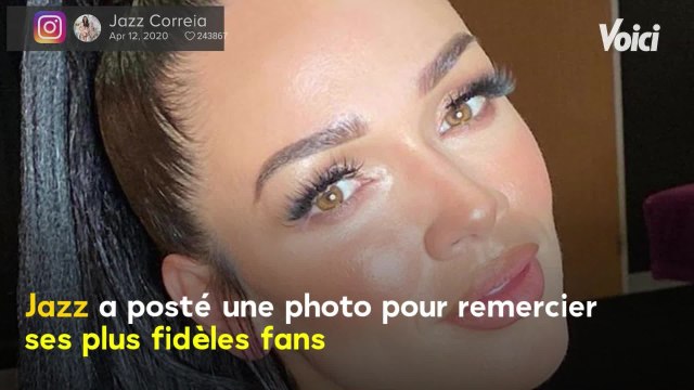 VOICI - PHOTO Jazz prend la pose avec ses deux enfants, un détail scandalise les internautes