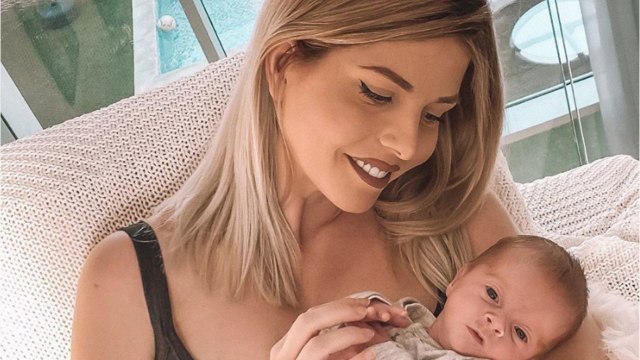 VOICI - PHOTOS Jessica Thivenin et Thibault Garcia (les Marseillais) révèlent ENFIN le visage de leur fils, Maylone