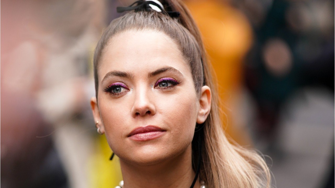 VOICI - Ashley Benson : l'ex de Cara Delevingne...