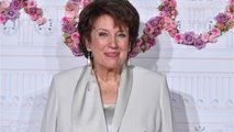 VOICI - Roselyne Bachelot : sa blague coquine fait l'unanimité dans Les grosses têtes