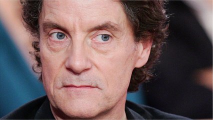 VOICI - Francis Cabrel charge les réseaux sociaux, les nouvelles technologies et la vie à Paris