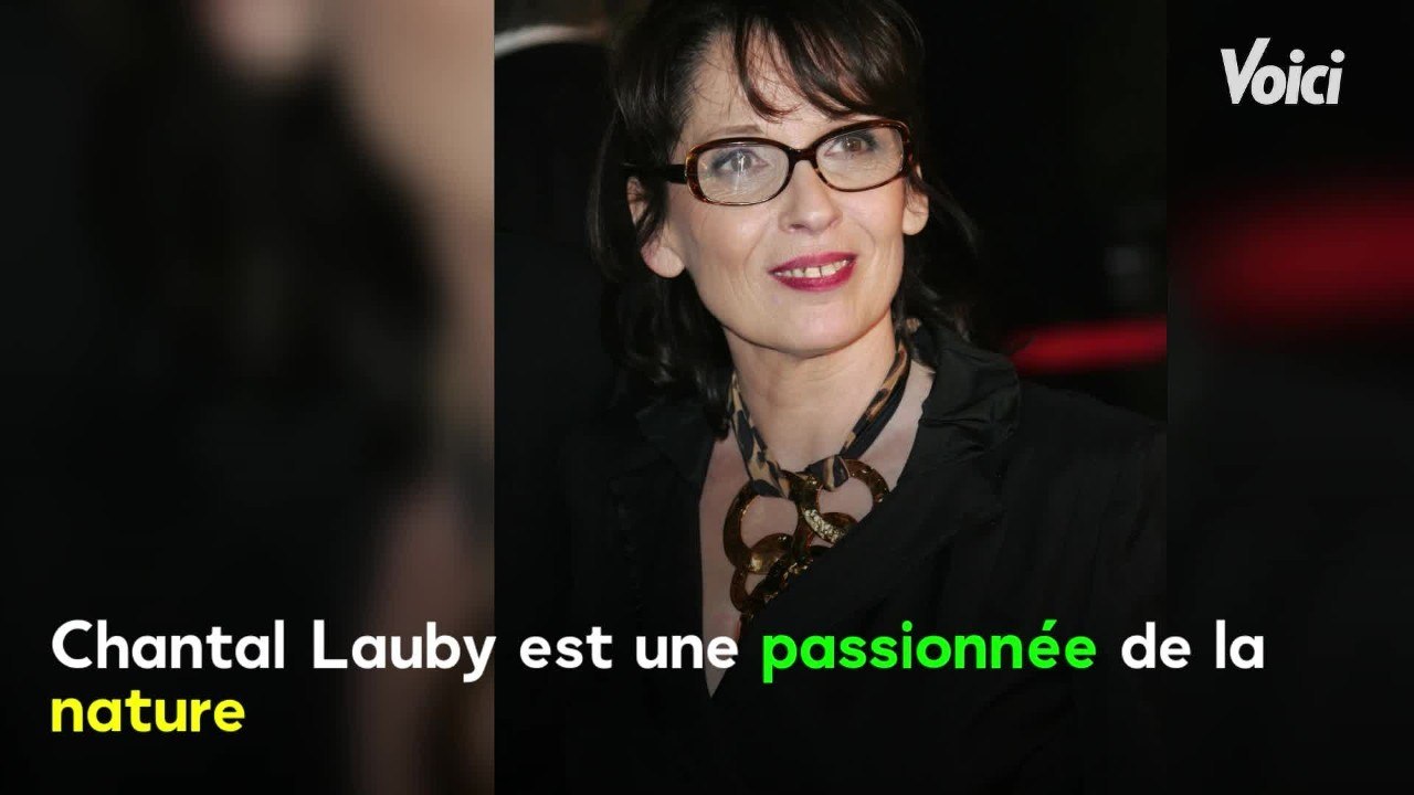 VOICI - Chantal Lauby : en pleine interview, la comédienne se confie sur sa passion pour les arbres