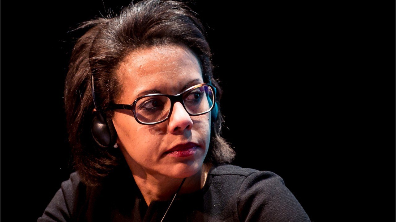 VOICI : "Je suis la fille d'un monstre" : Audrey Pulvar bouleversée en se confiant sur son père sur France Inter