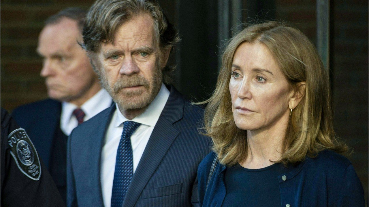 VOICI - Felicity Huffman condamnée : la star de Desperate Housewives passe par la case prison