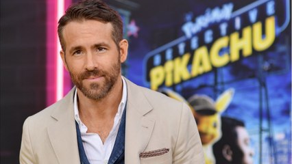 Voici - Ryan Reynolds manque de se blesser à cause de l’effondrement d’une barrière