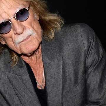 VOICI SOCIAL Christophe Hospitalisé : Les Dernières Nouvelles Données Par Sa Femme Ne Sont Pas Rassurantes (1)