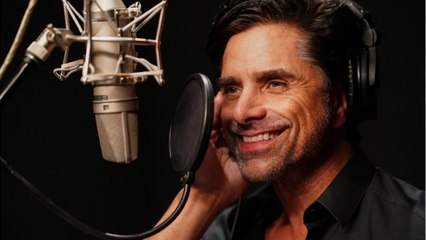 VOICI - Le casting de La fête à la maison refait le générique de la série version quarantaine