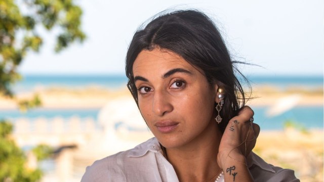 VOICI - Victoires de la musique 2021 : Camélia Jordana dénonce le manque de parité