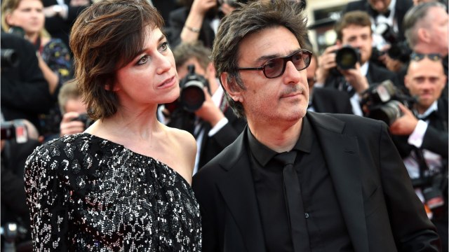 VOICI Tensions entre Charlotte Gainsbourg et Yvan Attal : l’actrice se confie sur leurs disputes de couple