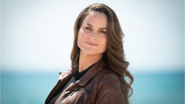 VOICI - Estelle Denis : la première réaction de Raymond Domenech après sa folle demande à Claude de Koh-Lanta