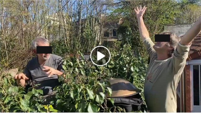 VOICI - Confinement : deux stars françaises (et voisines) se retrouvent pour divertir la toile