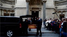 VOICI Obsèques de Charles Gérard : effondré, Jean-Paul Belmondo lui rend un dernier hommage