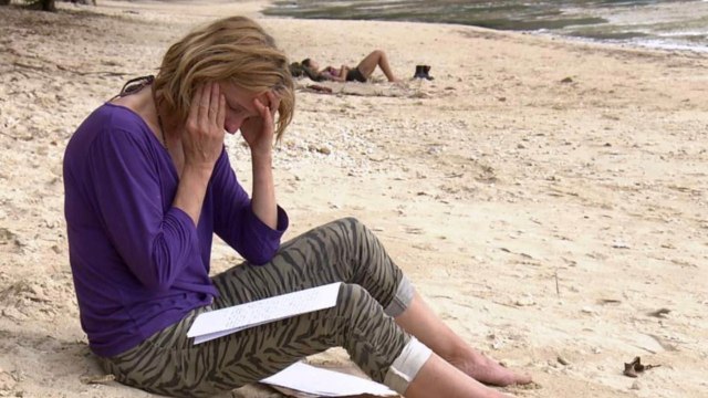 VOICI Koh-Lanta 2020 : Alexandra refuse de sacrifier son courrier, les internautes ne la ratent pas