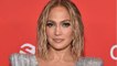 VOICI : Jennifer Lopez pose avec ses jumeaux : ses fans débattent sur leur ressemblance
